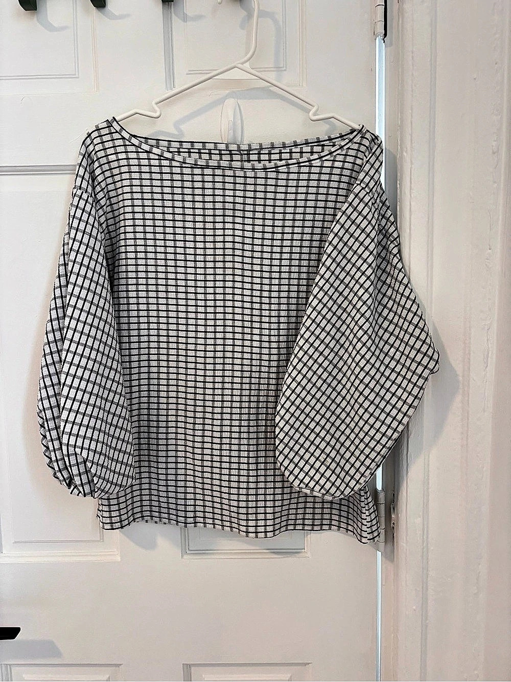 Super cute - Max Studio Checkered Blouse in White & Black Size Small